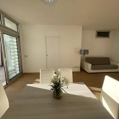Civico 2 Apartment *